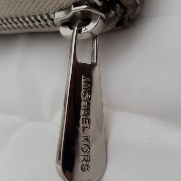 Michael Kors python leather wallet. - Picture 3 of 7